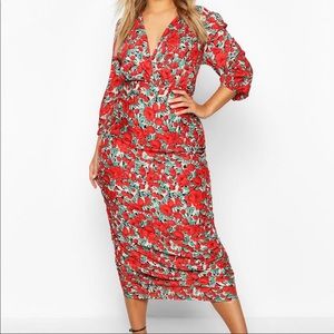 Plus floral ruched midi dress